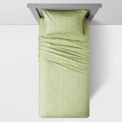 Dotted Microfiber Kids' Sheet Set - Pillowfort™ -Selected Baby Products Store GUEST 0d761ba2 0c22 4ca5 8b7b c552aa0b765f