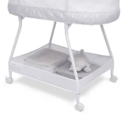 Delta Children Curve Bassinet - White And Gray -Selected Baby Products Store GUEST fb5b08b5 7b15 466e 9c73 4e4ce157f92e